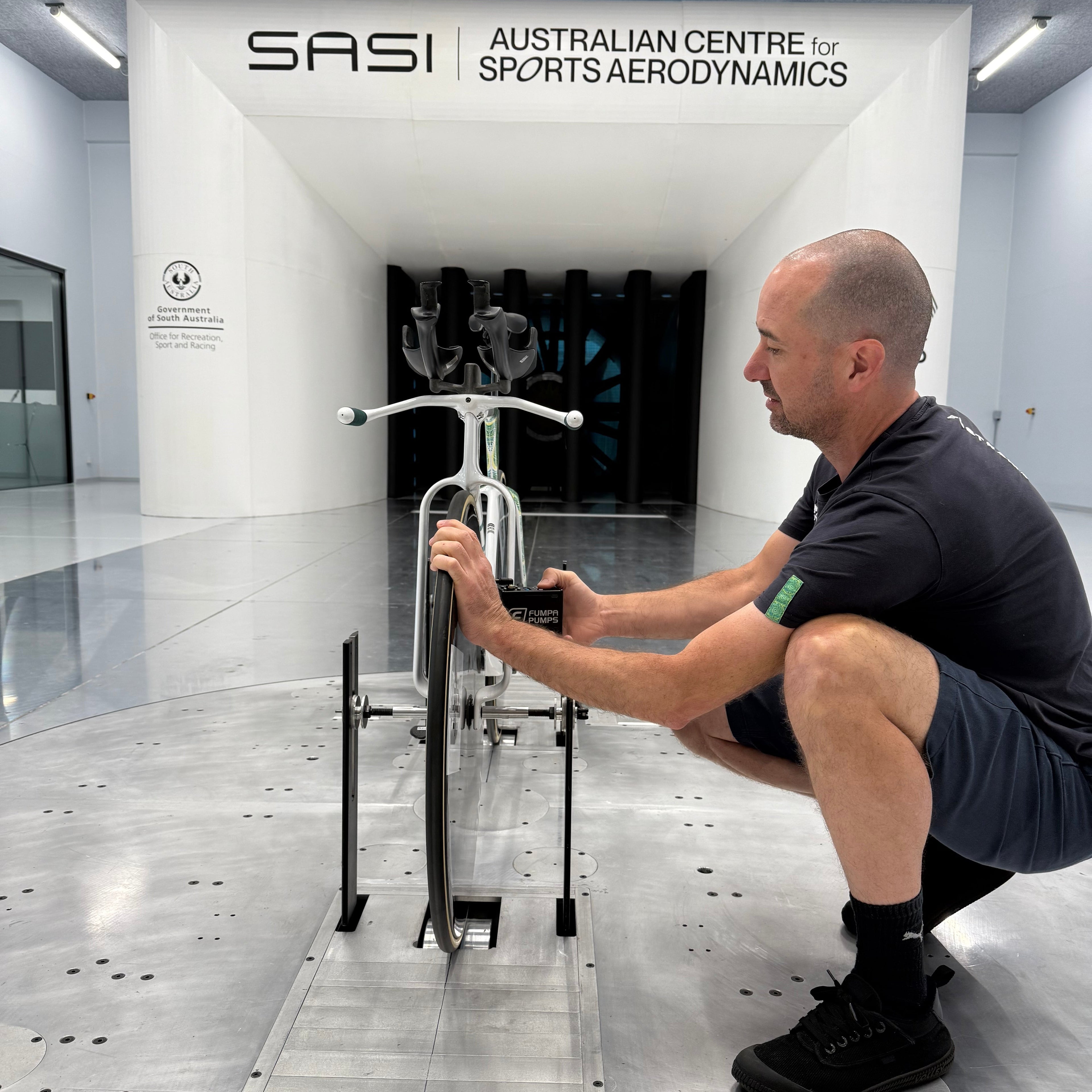 Fumpablack 200psi bike pump